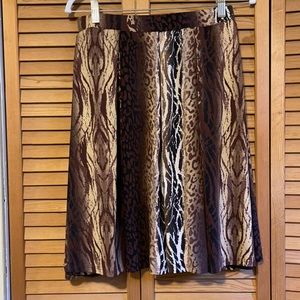 Animal print skirt with pockets